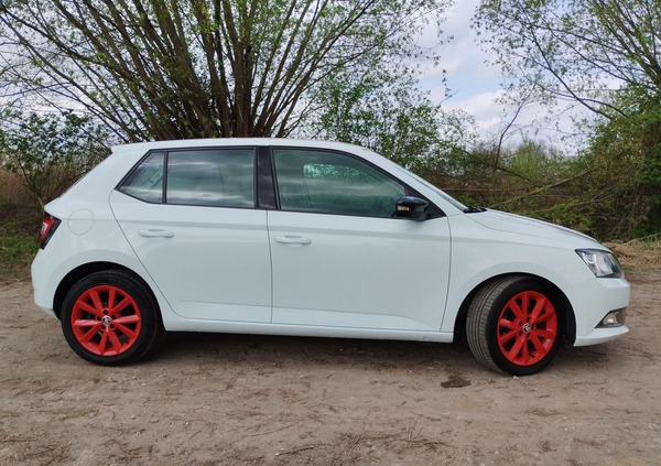 Skoda Fabia cena 37999 przebieg: 60000, rok produkcji 2018 z Wrocław małe 191